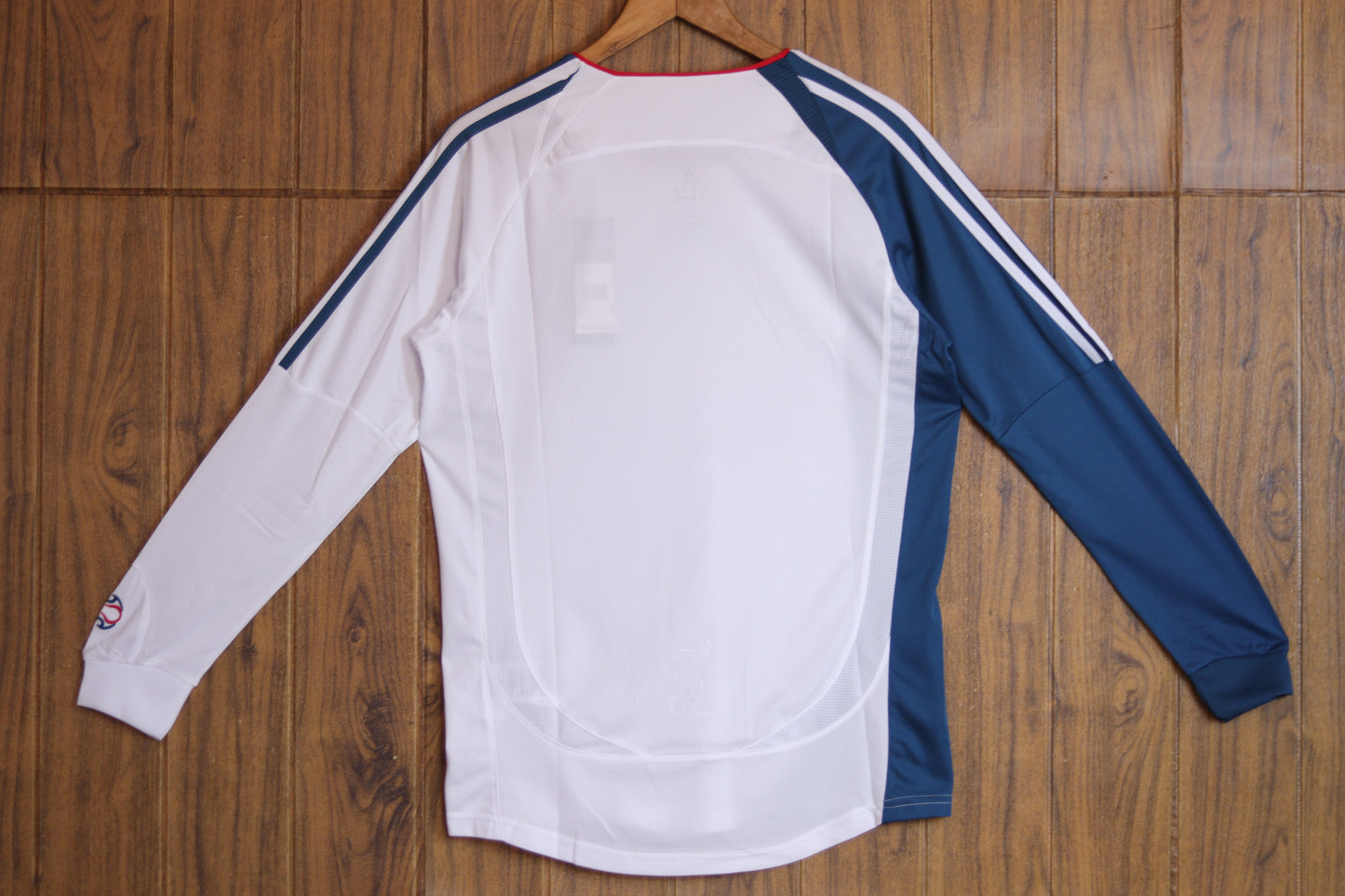 06/08 Long sleeves Liverpool Away Retro