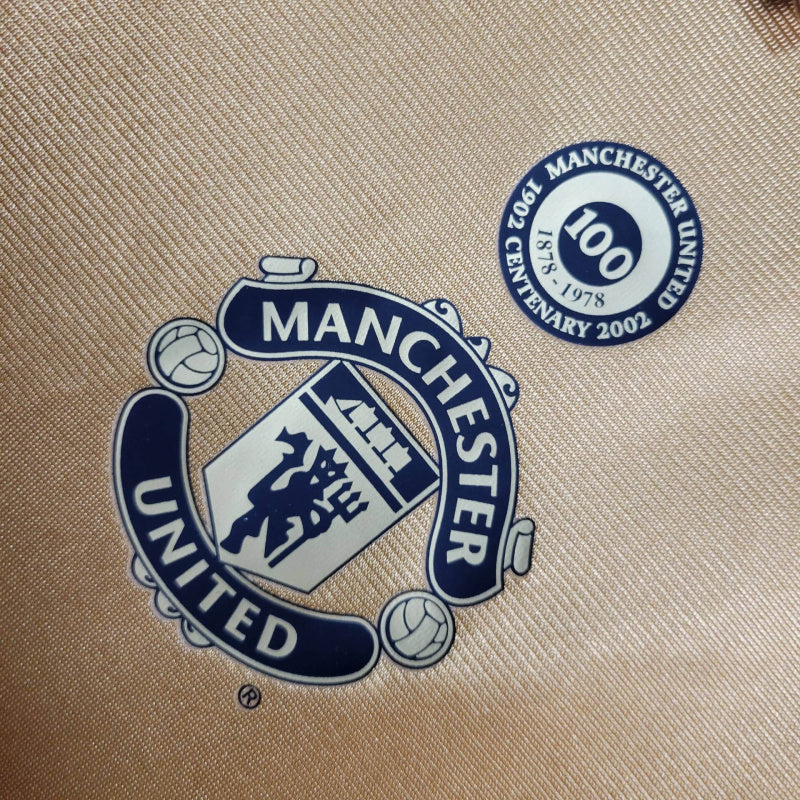 01/02 Manchester United Retro Away Jersey